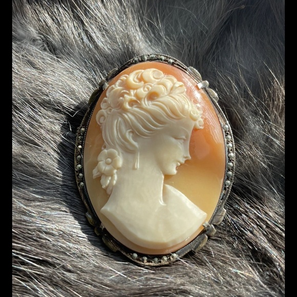 Art Deco Vintage Shell Cameo - Picture 2 of 3